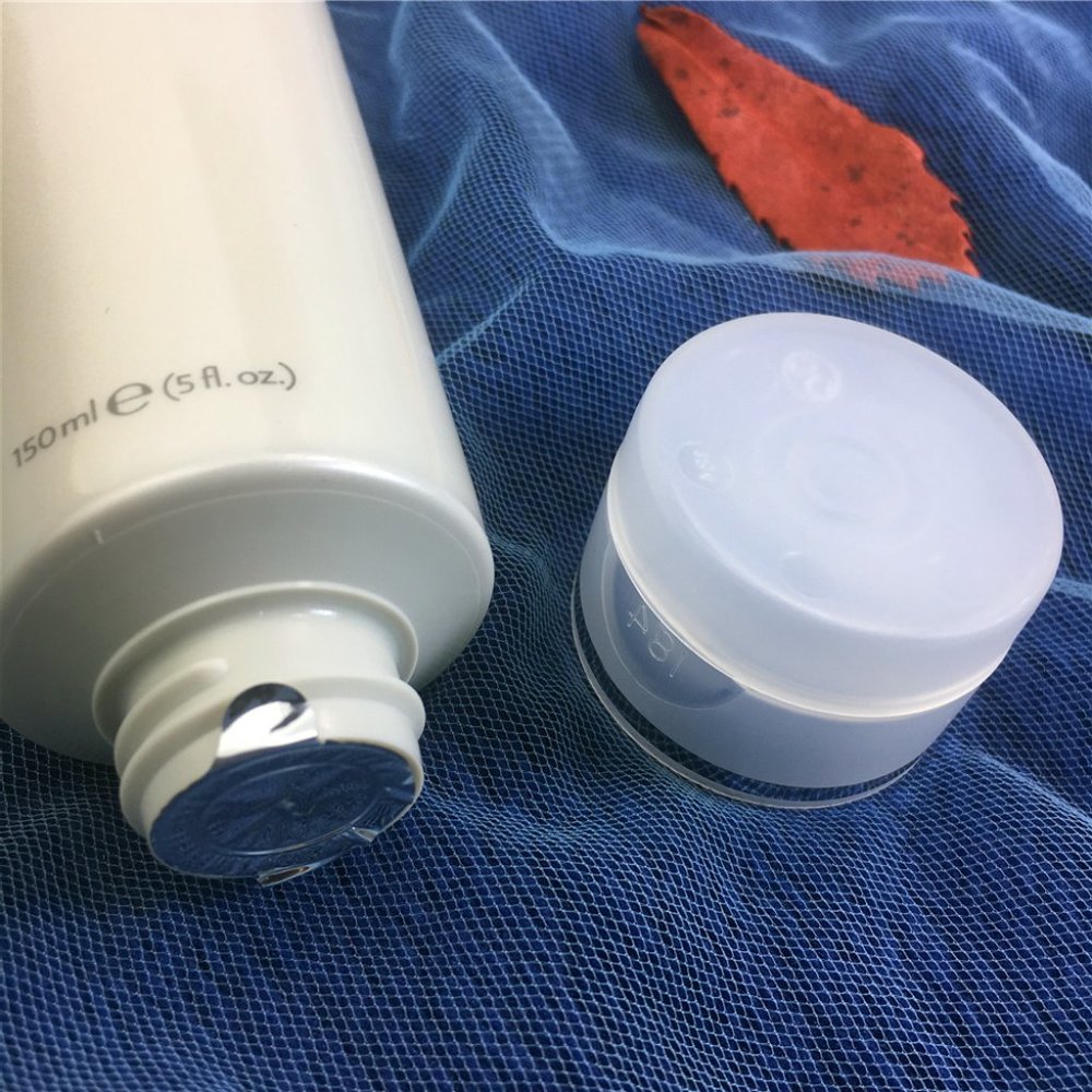 2 Tubes Of Nu Skin Nuskin Ageloc Dermatic Effects  + 1 socks #25 - Picture 12 of 12